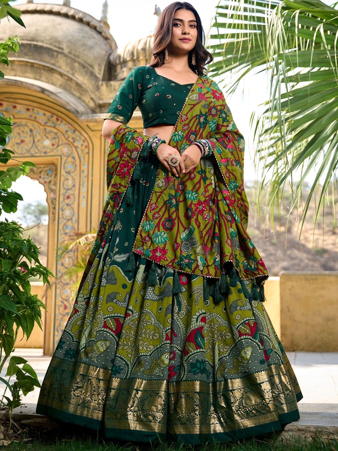 House of Pataudi Foil Printed Sweetheart Neck Lehenga Choli & Dupatta
