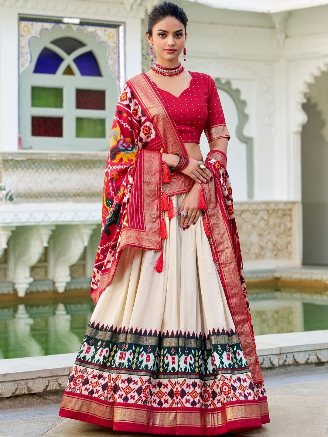 House of Pataudi Patola Printed Sweetheart Neck Lehenga Choli & Dupatta