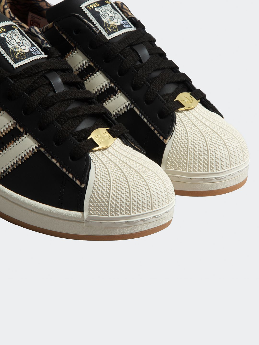 adidas gazelle silver green womens Adidas Stan Smith CF Infant AQ2974 Orange Black Tiger Print Trainers – Foot  World main image 1