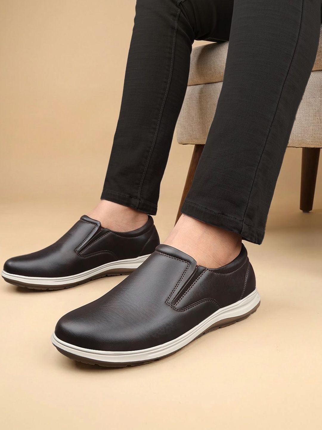 Bxxy Bxxy Men Brown Padded Comfort Slip-On Loafers