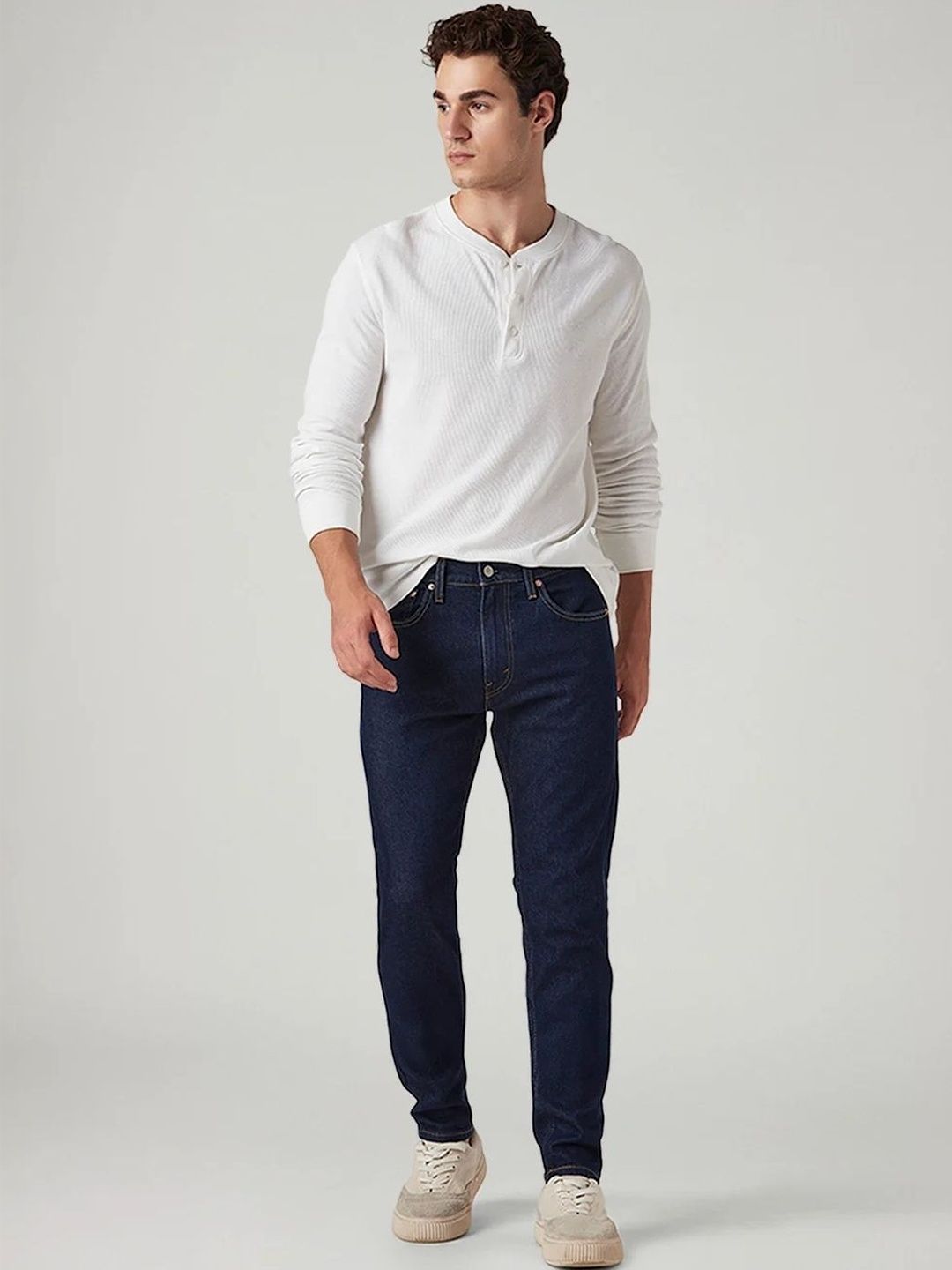 Men Tapered Fit Mid-Rise Jeans Levis Men Classic Tapered Fit Mid-Rise Stretchable Jeans