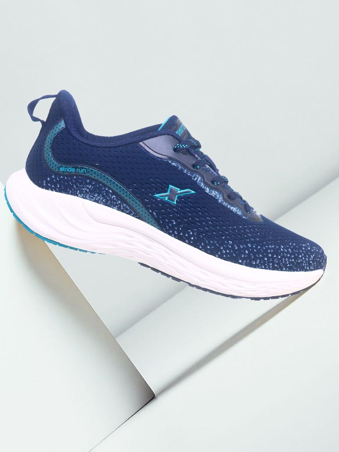 Sparx Men Mesh Non-Marking Sports Shoes