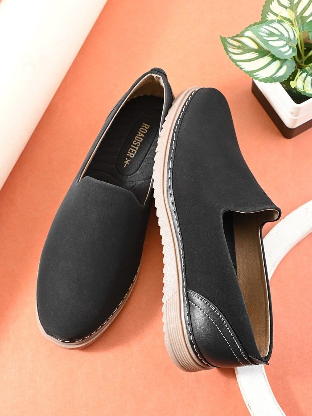 The Roadster Lifestyle Co Men Round Toe Lightweight Loafers Casual Shoes