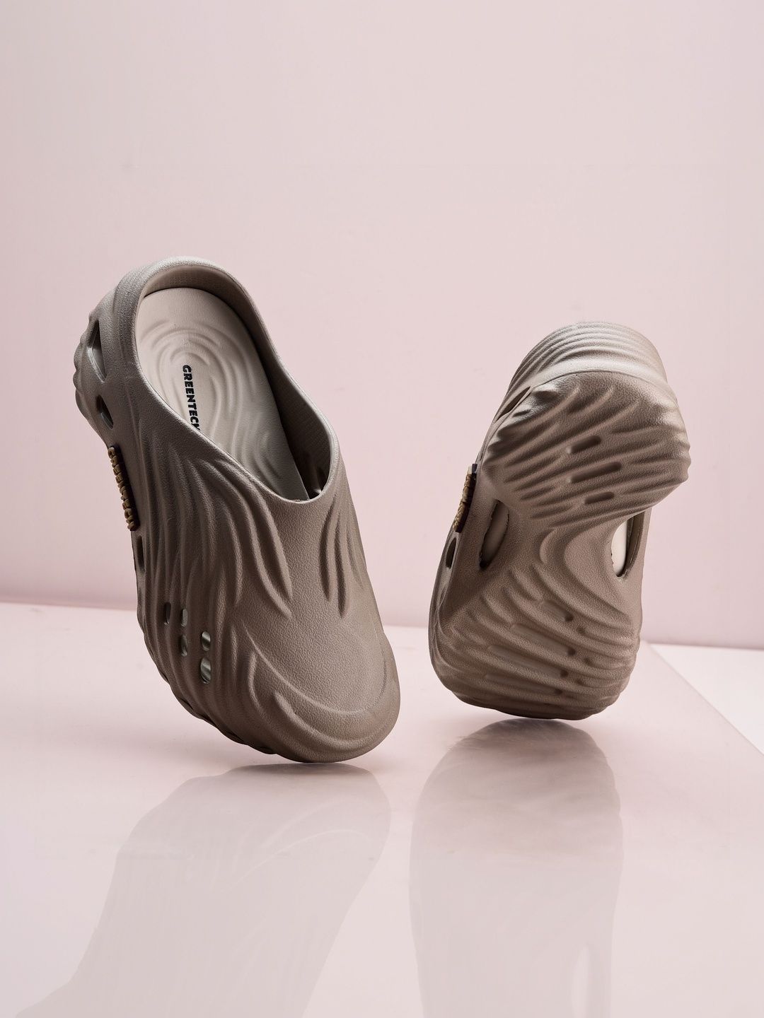 Greentech Men Wave Self Design Clogs