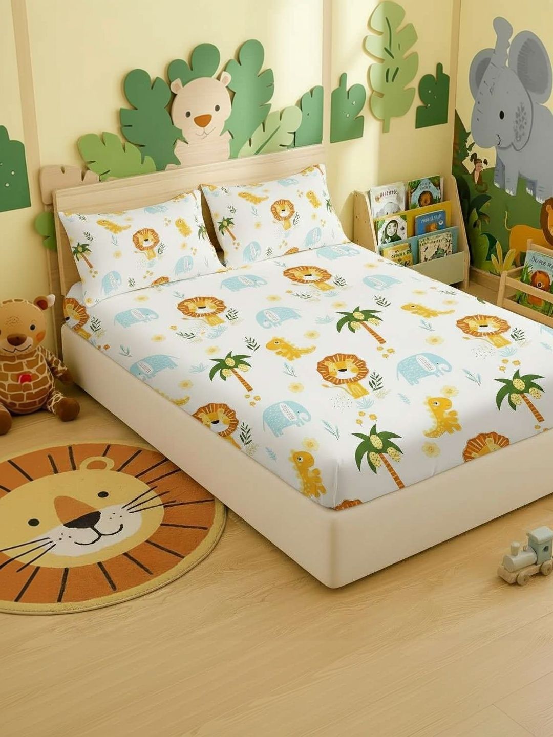 Filymore Filymore White Conversational Double Bedsheet with 2 Pillow Covers