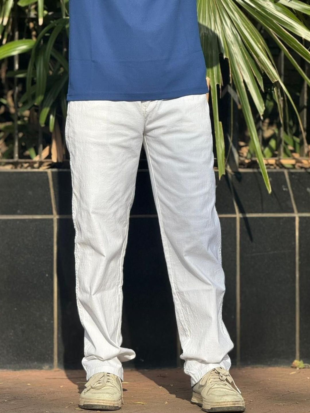 me Queen Men Straight Fit Mid-Rise Stretchable Jeans