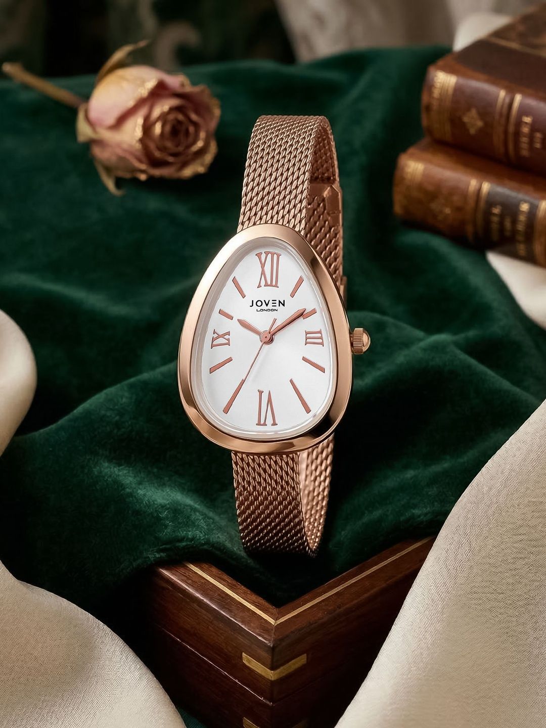 Joven Women Dial & Bracelet Style Straps Analogue Watch J5-D