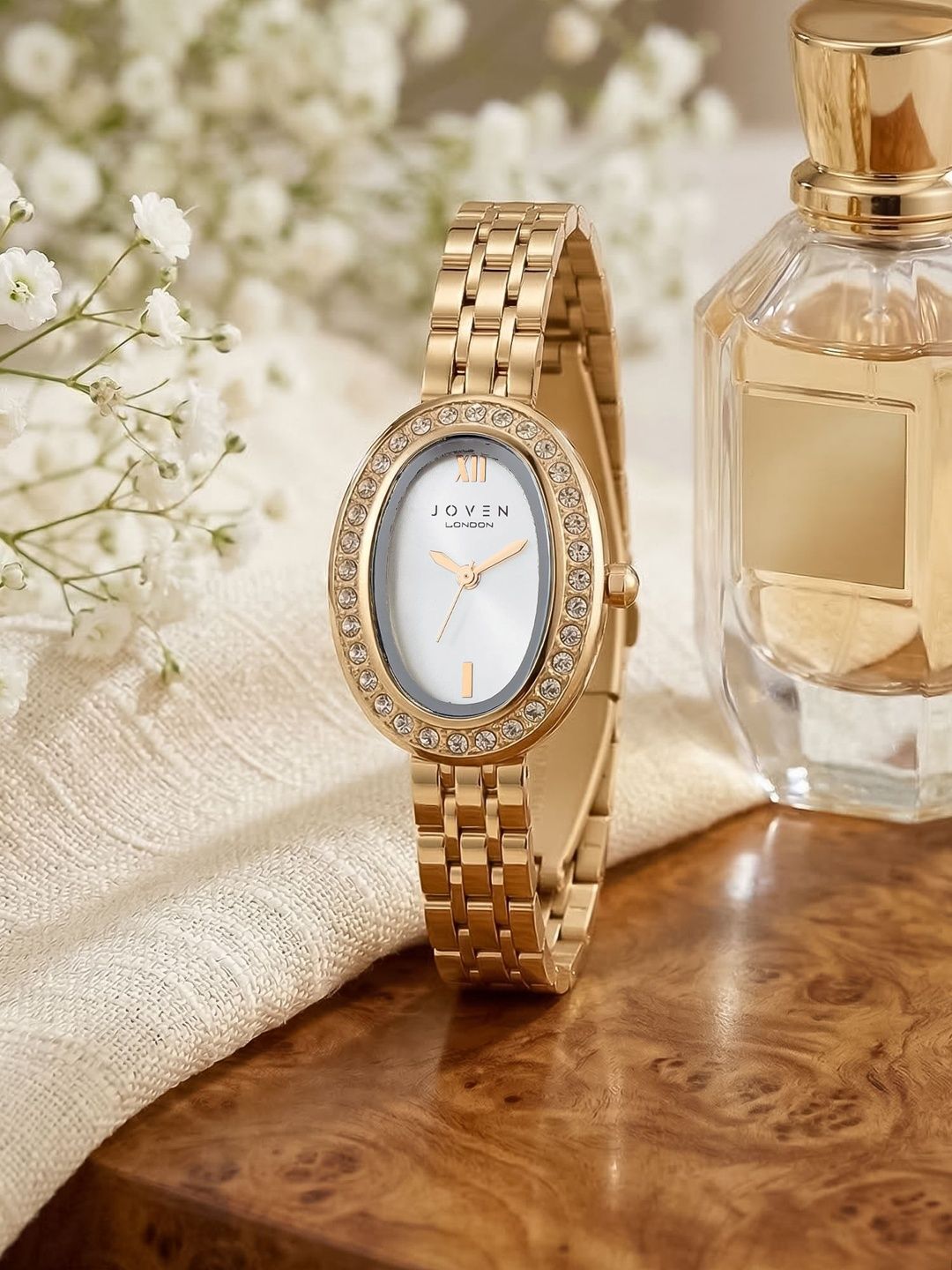 Joven Women Dial & Stainless Steel Bracelet Style Straps Analogue Watch J6-C