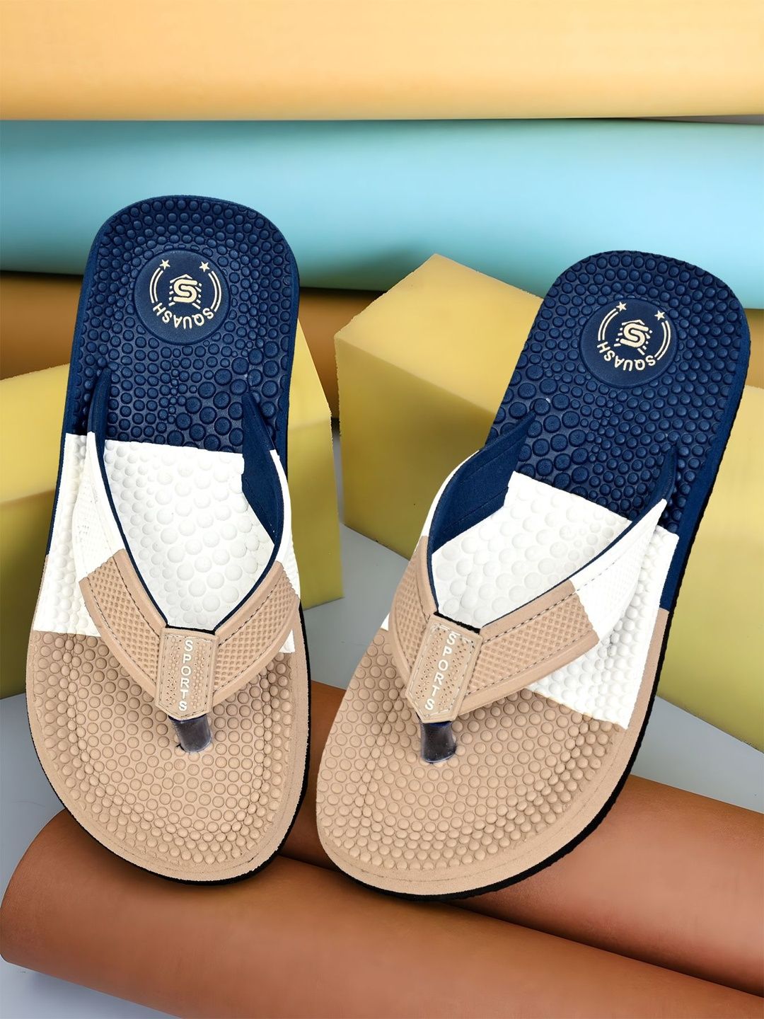 SQUASH Men Colourblocked Thong Flip-Flops