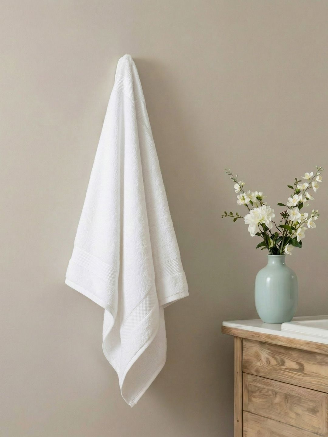 Monte Carlo Monte Carlo White & White 1 Cotton 450 GSM Bath Towel