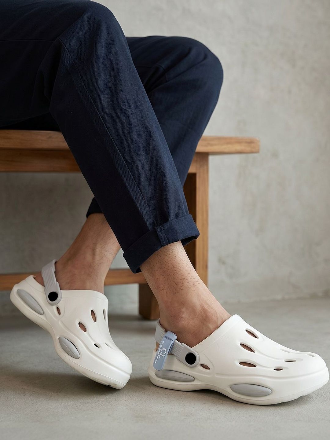 Carlton London Men Clogs