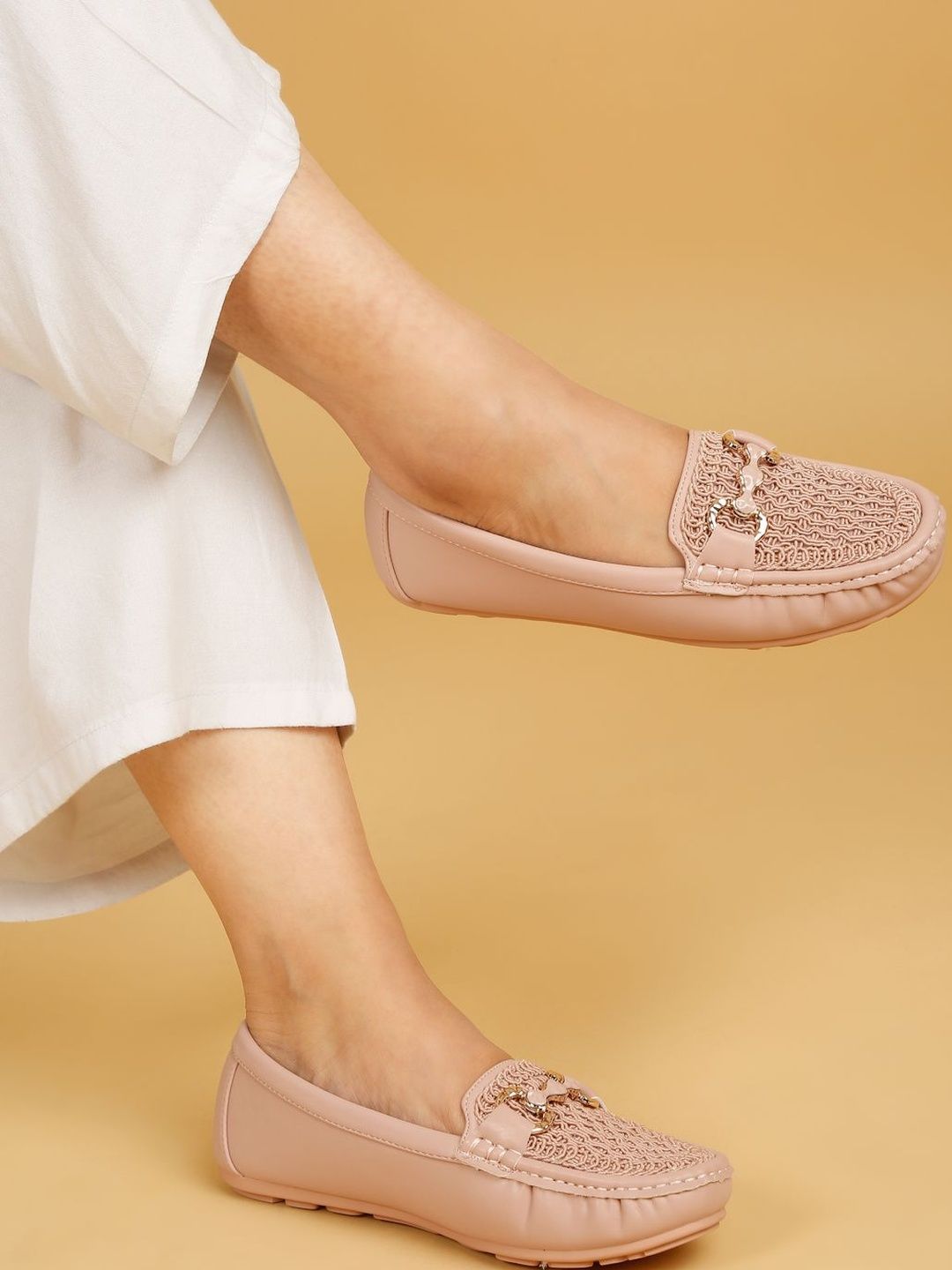 Flat n Heels Women Textured Loafers