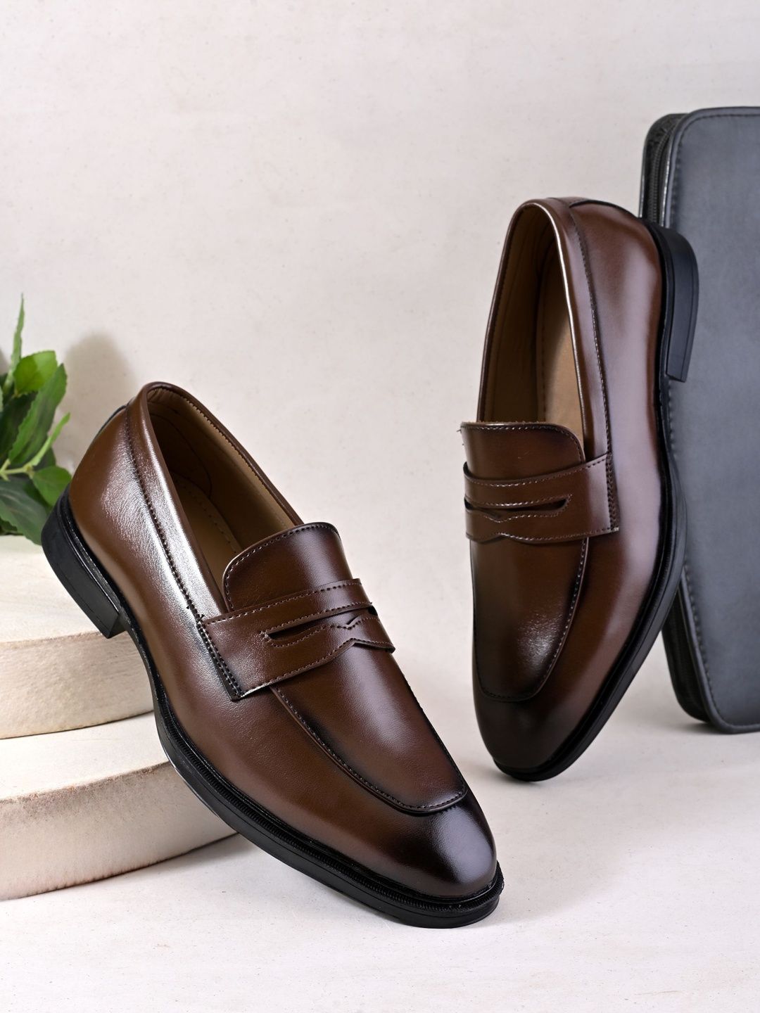 INVICTUS Men Formal  Loafers