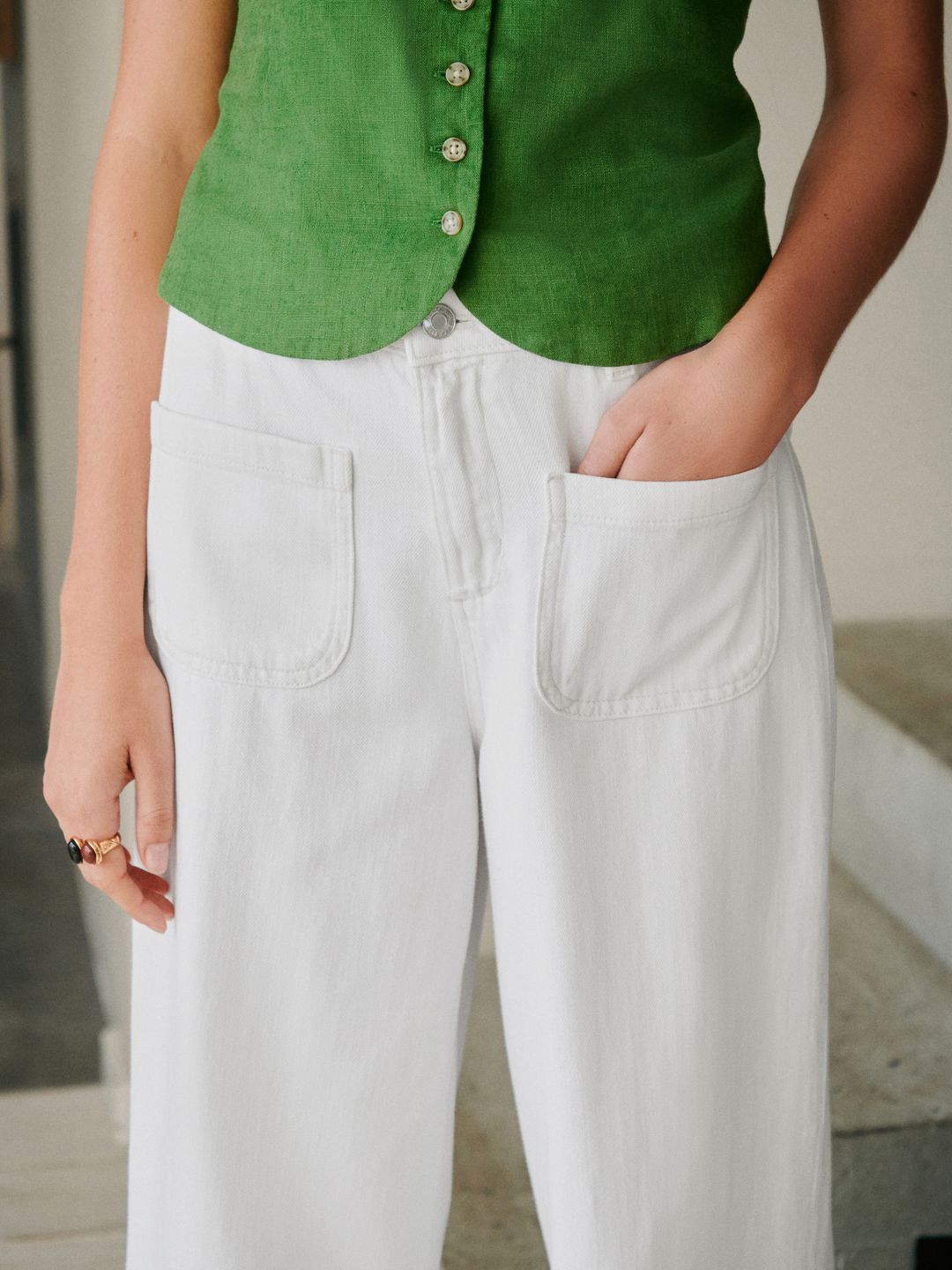 Regular Fit Mid-Rise Cropped Jeans