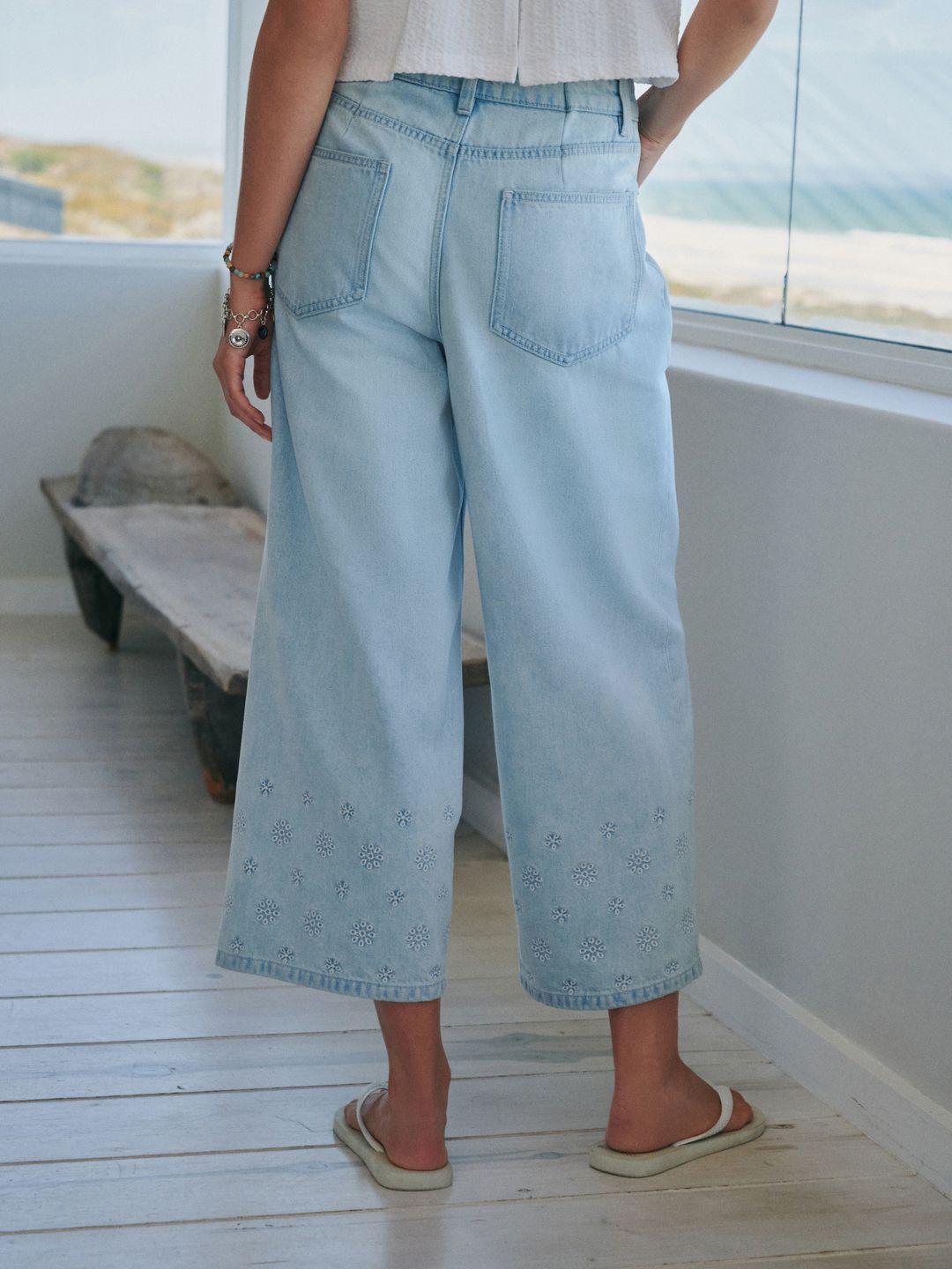 Regular Fit Mid-Rise Light Fade Embroidered Jeans