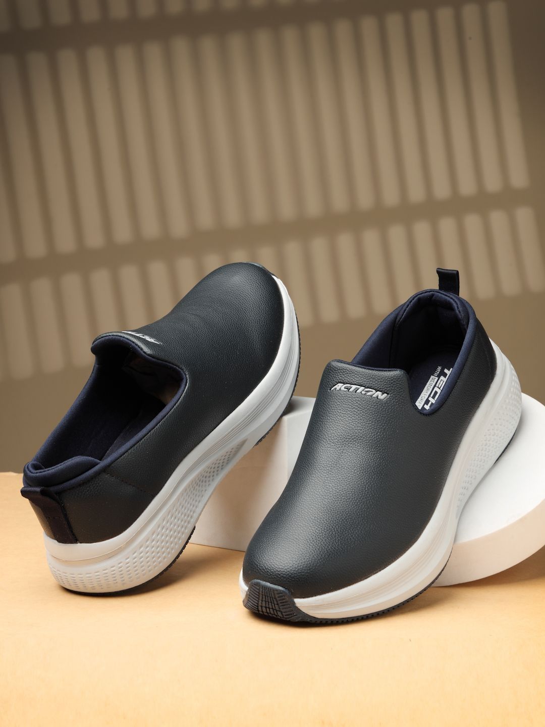 Action Men Mesh Walking Non-Marking Shoes