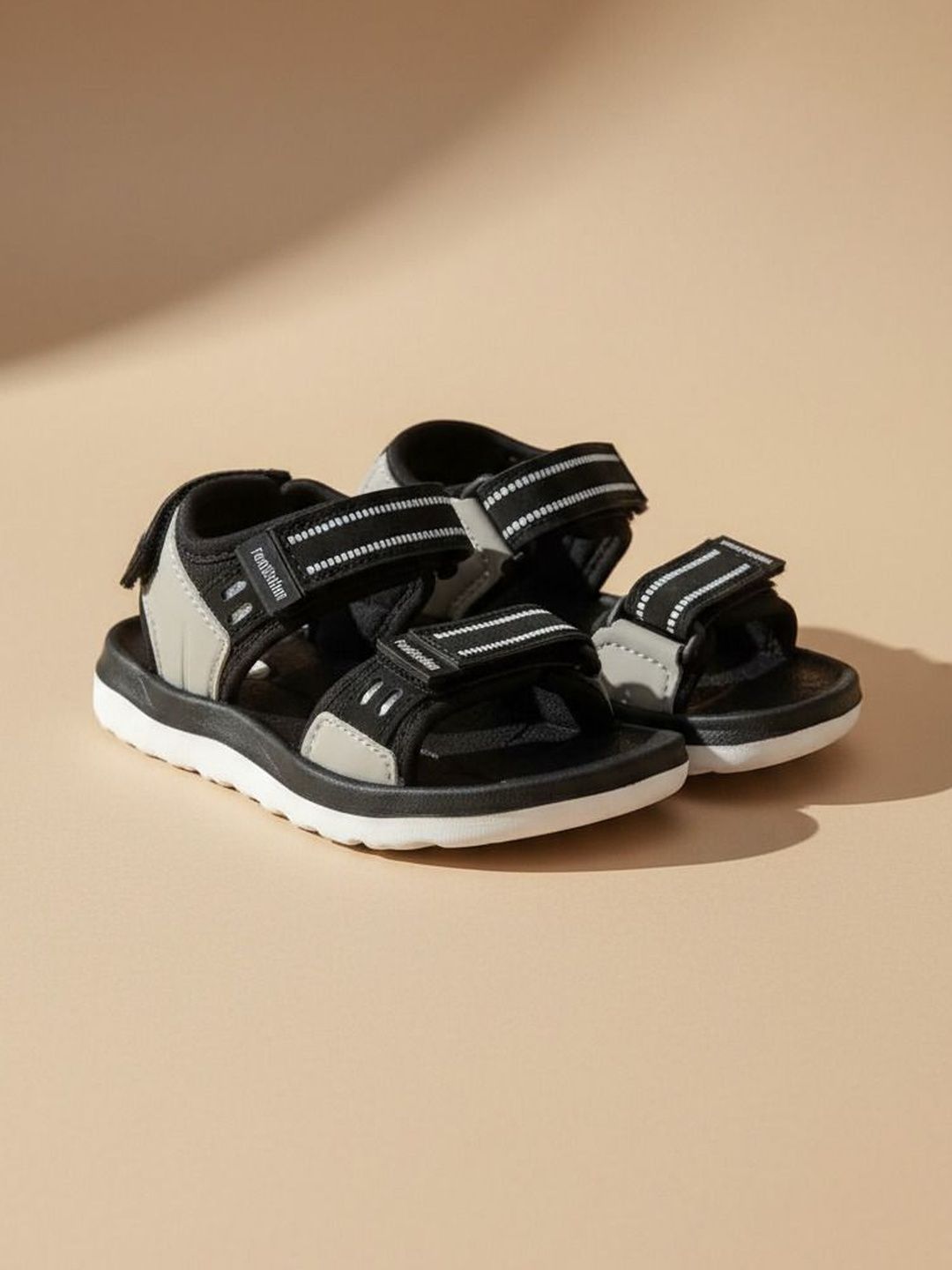 FootStation Unisex Kids Sandals