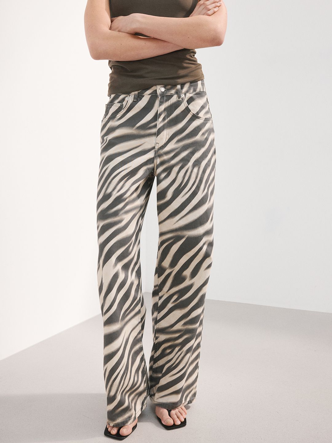 Regular Fit Mid-Rise Light Fade Printed Jeans