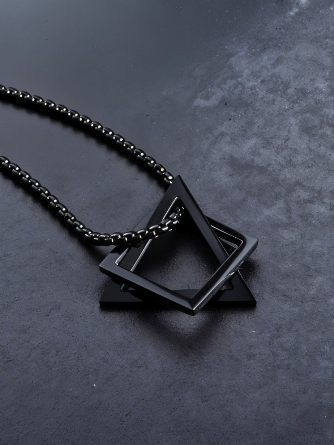 RAPPERSSHOP Silver-Plated Geometric Pendants with Chains