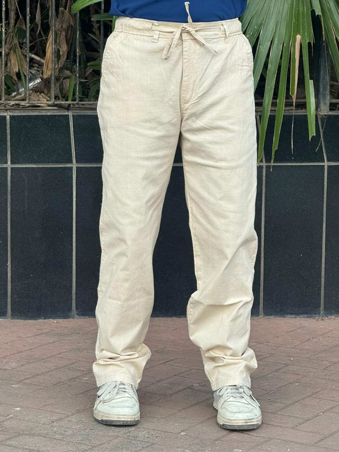 me Queen Men Straight Fit Mid-Rise Stretchable Jeans