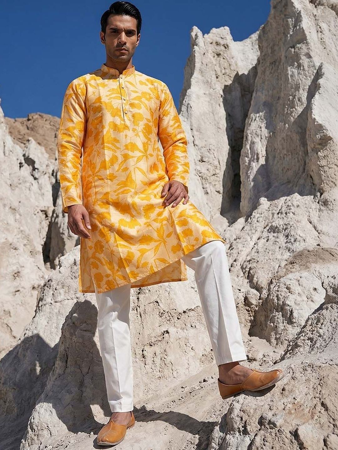 Ethnic Bay Floral Printed Mandarin Collar Straight Kurta