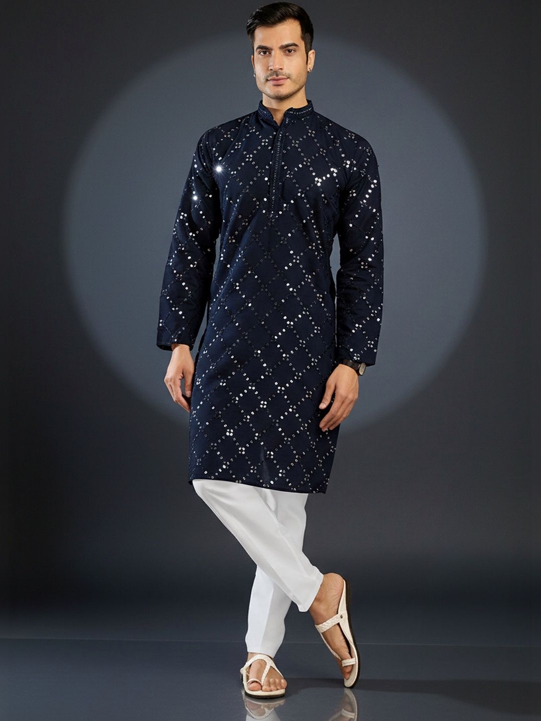 INDIROOP Men Embellished Mirror Work Kurta