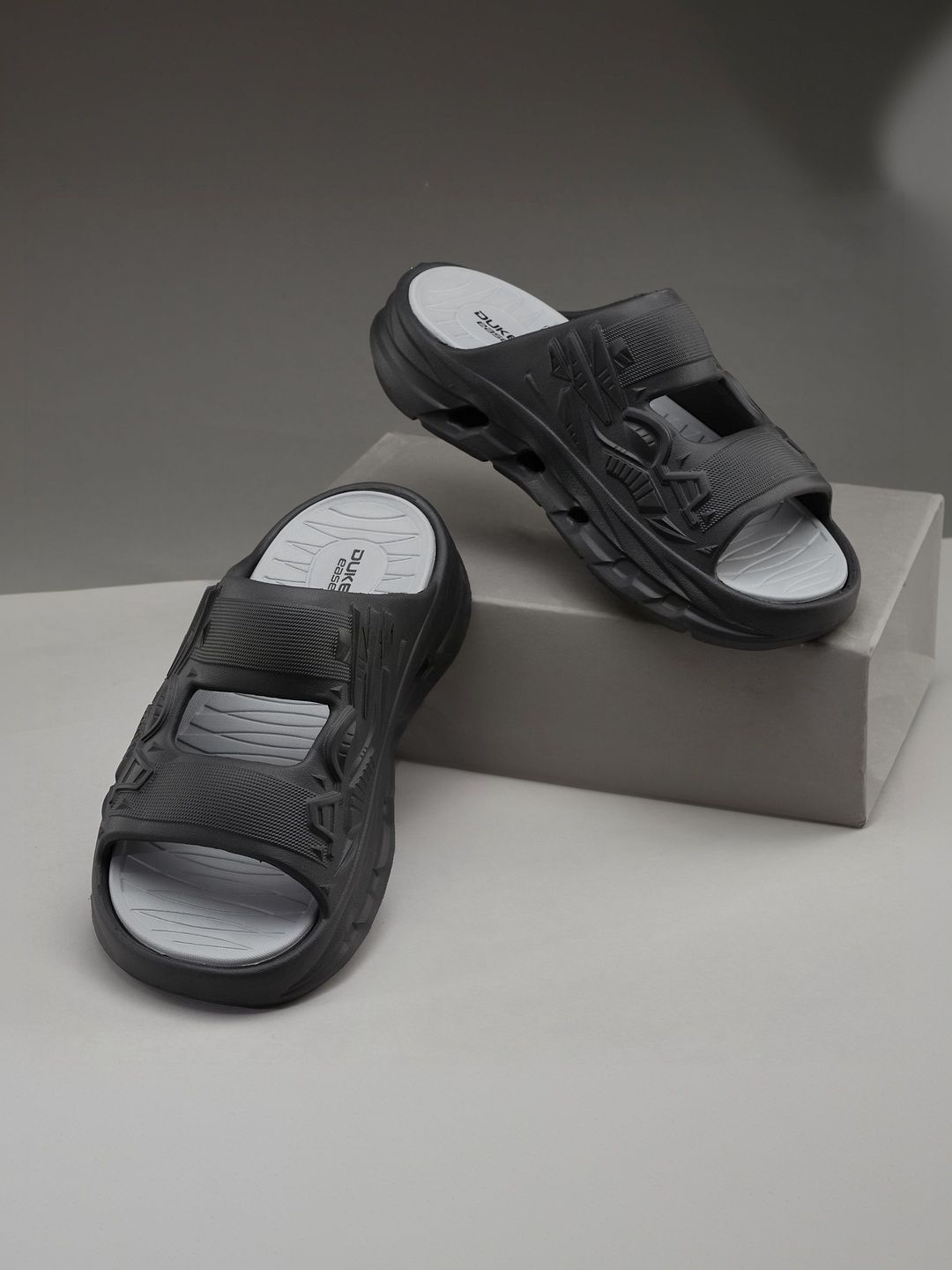 Duke Men Sliders