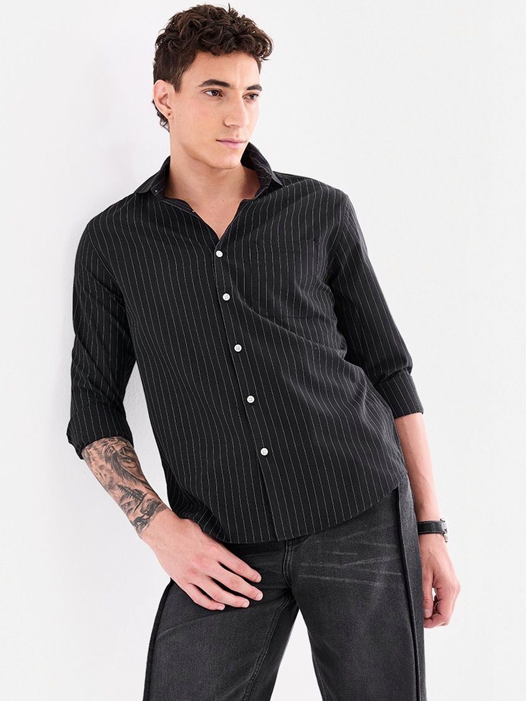 Snitch Men Striped Casual Shirt