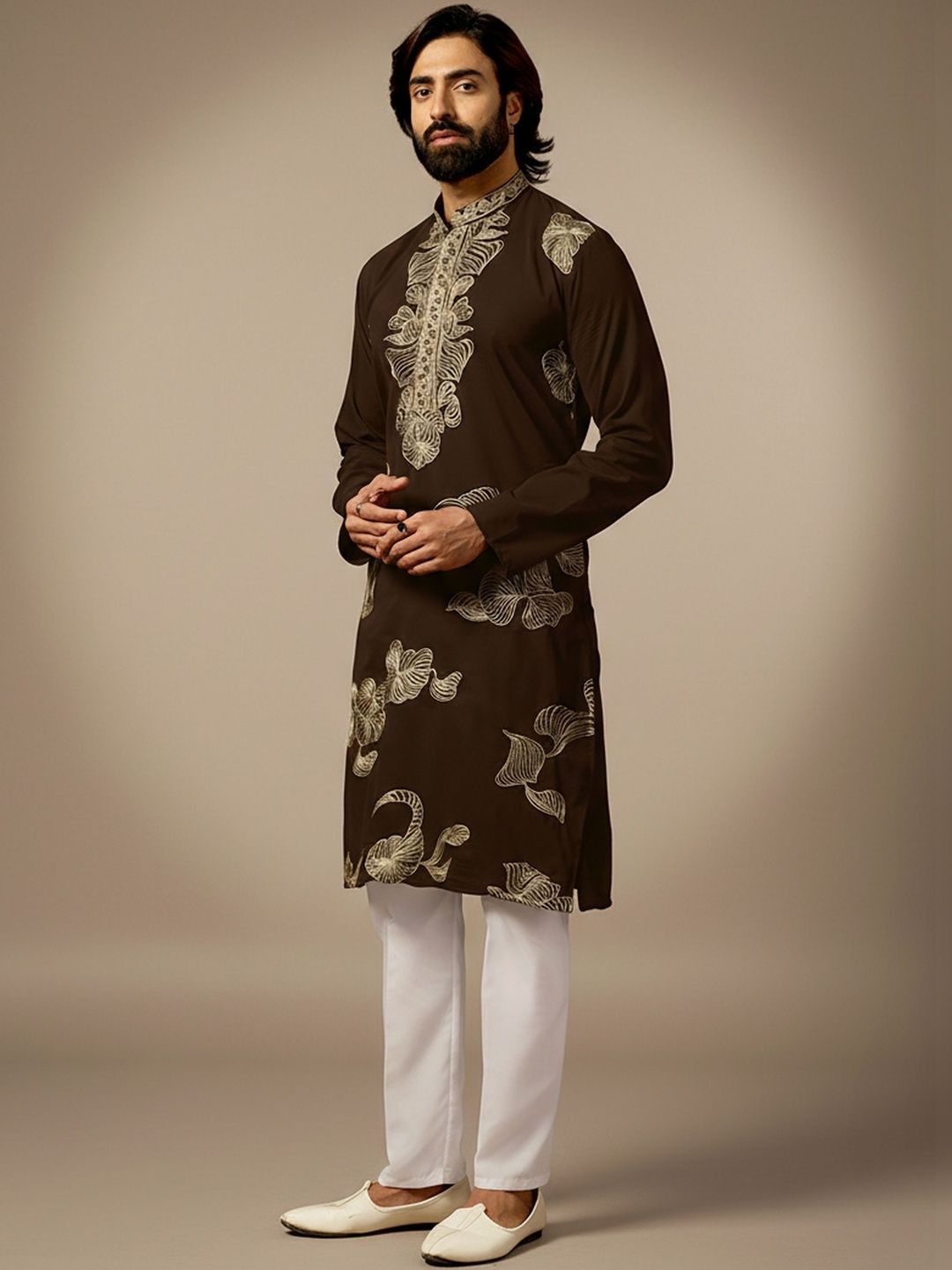 INDIROOP Men Embroidered Thread Work Kurta