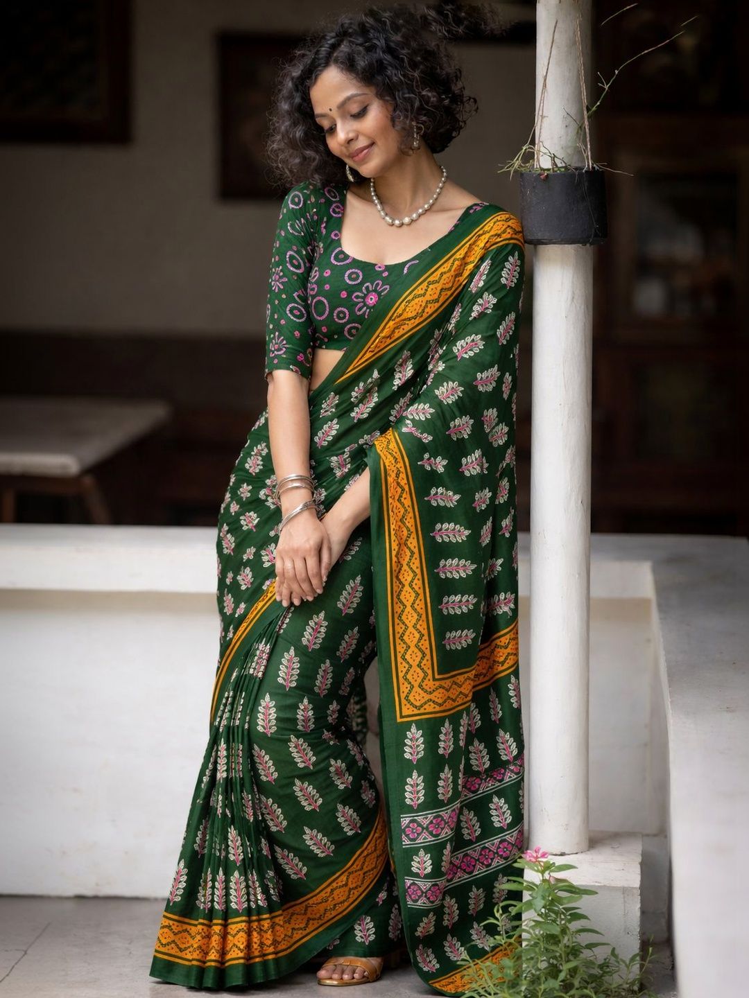 Vibhagyaa Ethnic Motifs Pure Cotton Handloom Ikat Saree