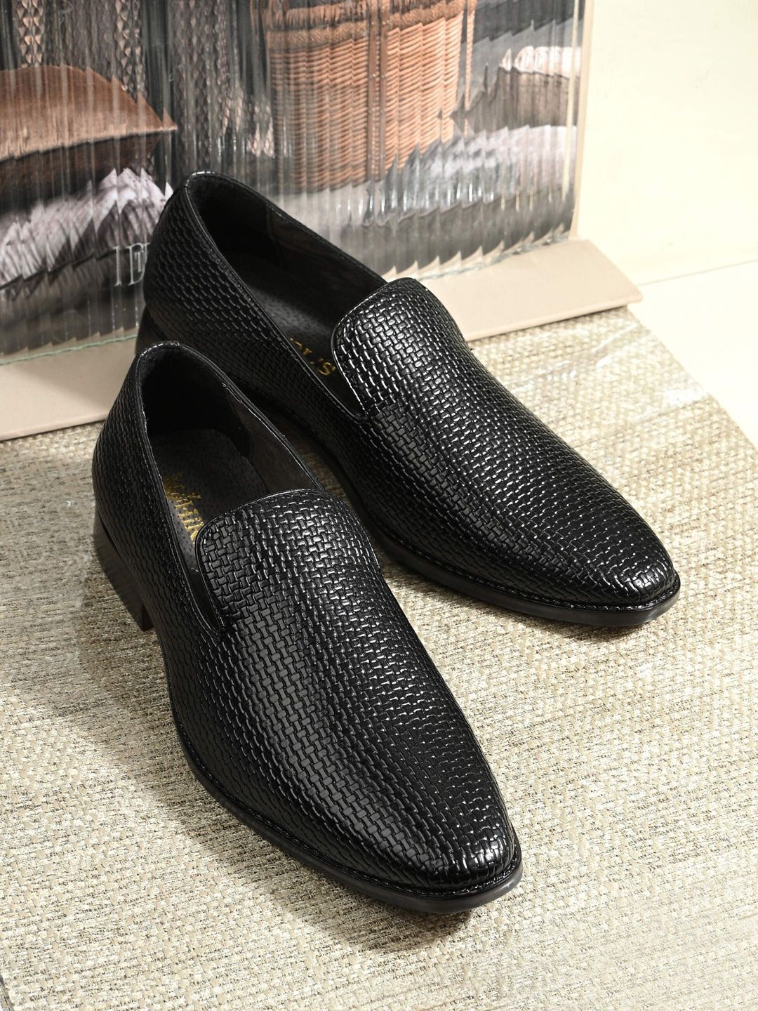 Hirels Men Textured PU Round Toe Formal Slip-On Shoes