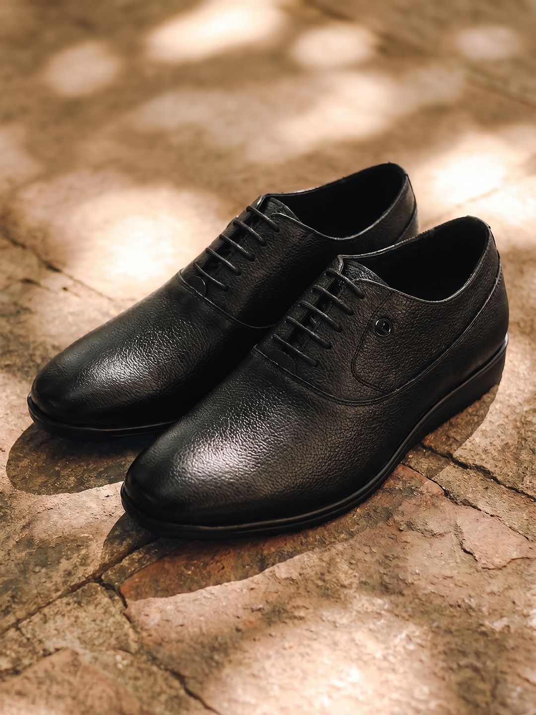 Van Heusen Van Heusen Men Leather Oxford Round Toe Formal Shoes