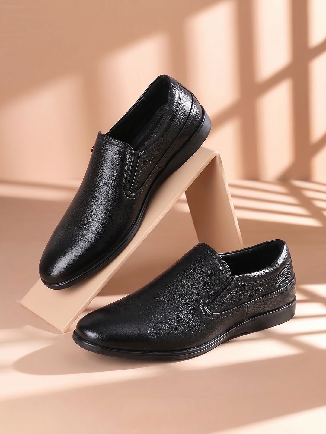 Van Heusen Van Heusen Men Leather Round Toe Slip On Formal Shoes