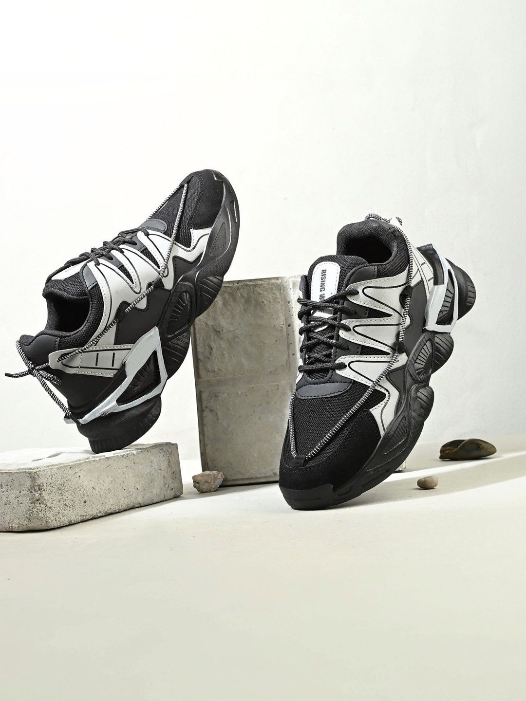 Rising Wolf Men Training or Gym Non-Marking Shoes