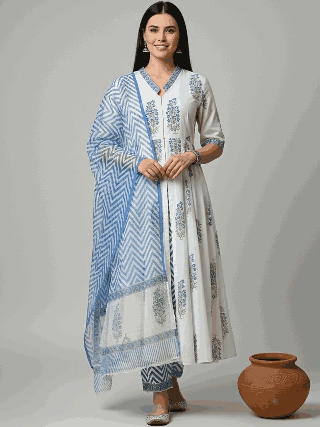 popmantra Women Floral Printed Empire Kurta with Trousers & With Dupatta