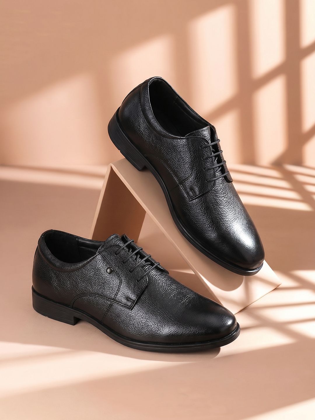 Van Heusen Men Leather Derby Round Toe Formal Shoes