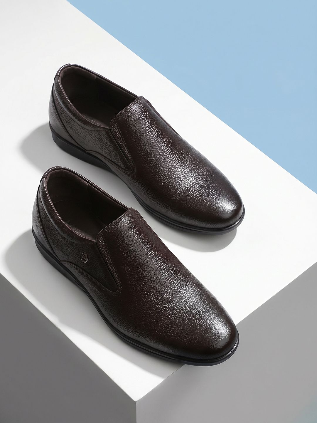 Van Heusen Men Leather Round Toe Slip On Formal Shoes