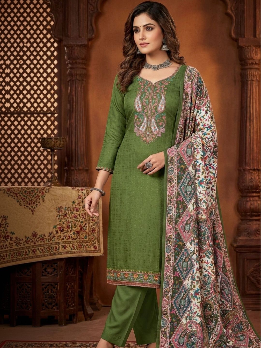 Rosaniya Embroidered Unstitched Dress Material