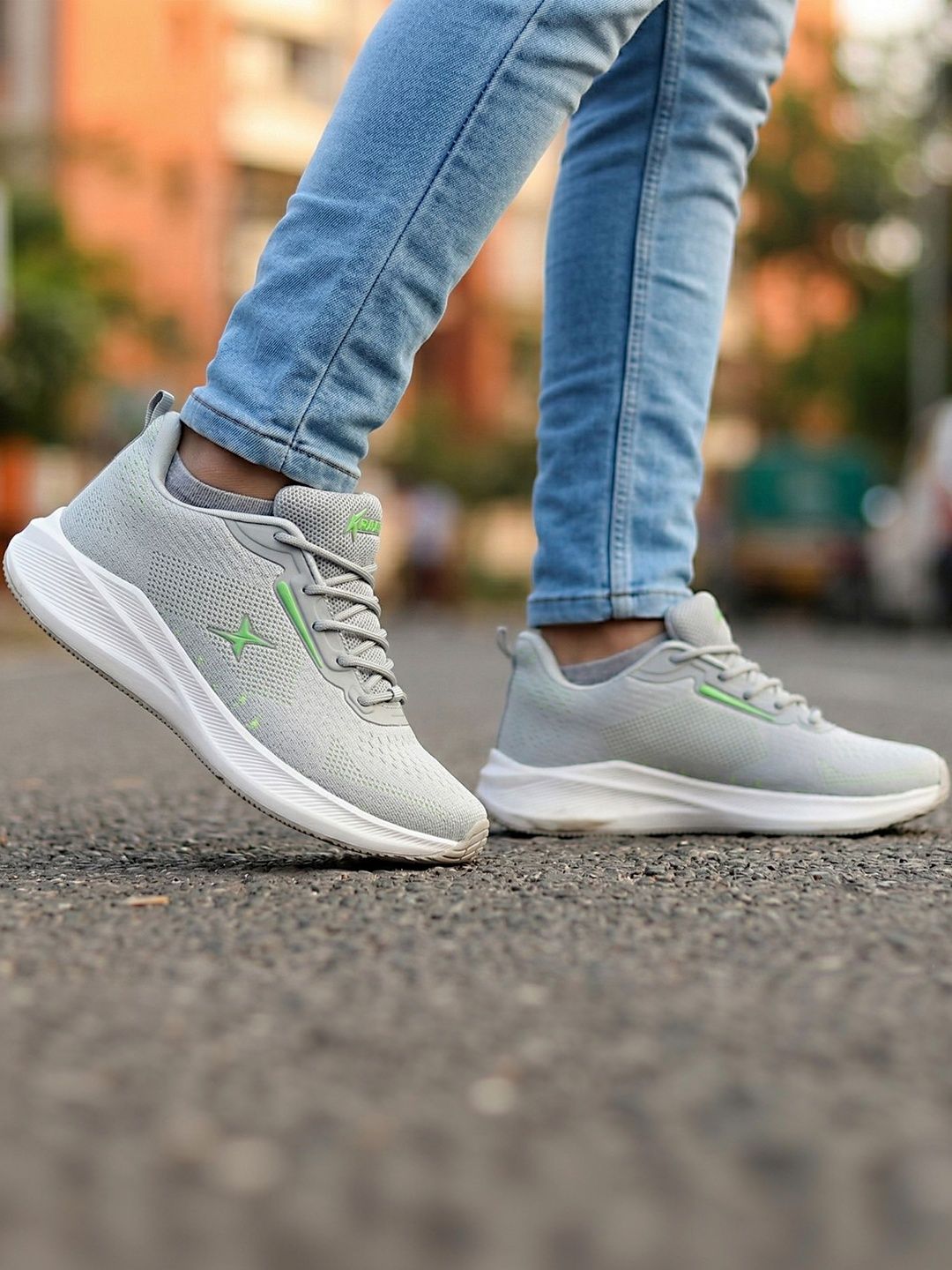 KRAASA Men Mesh Running Non-Marking Shoes