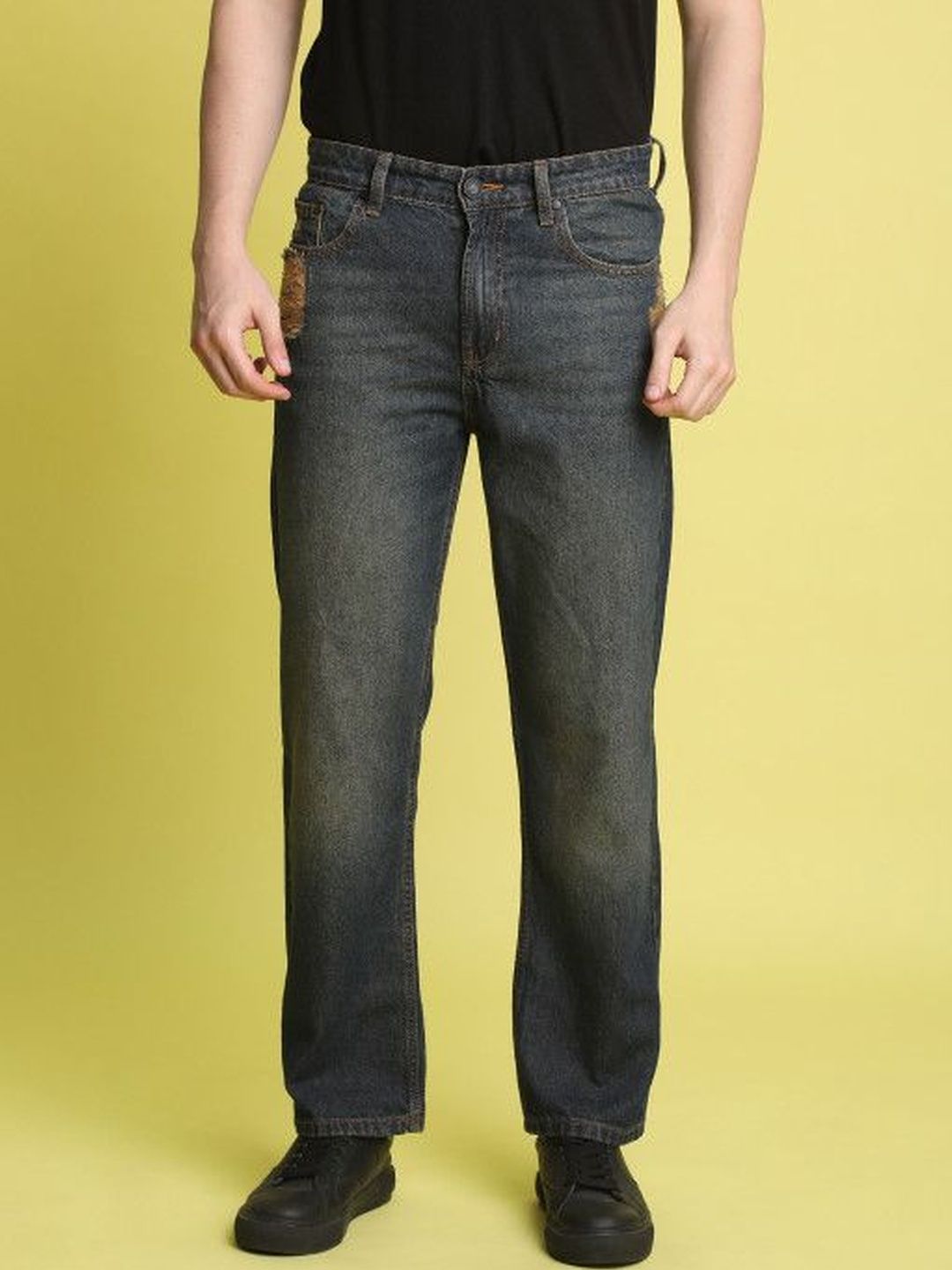 Bene Kleed Men Straight Fit Mid-Rise Low Distress Light Fade Jeans