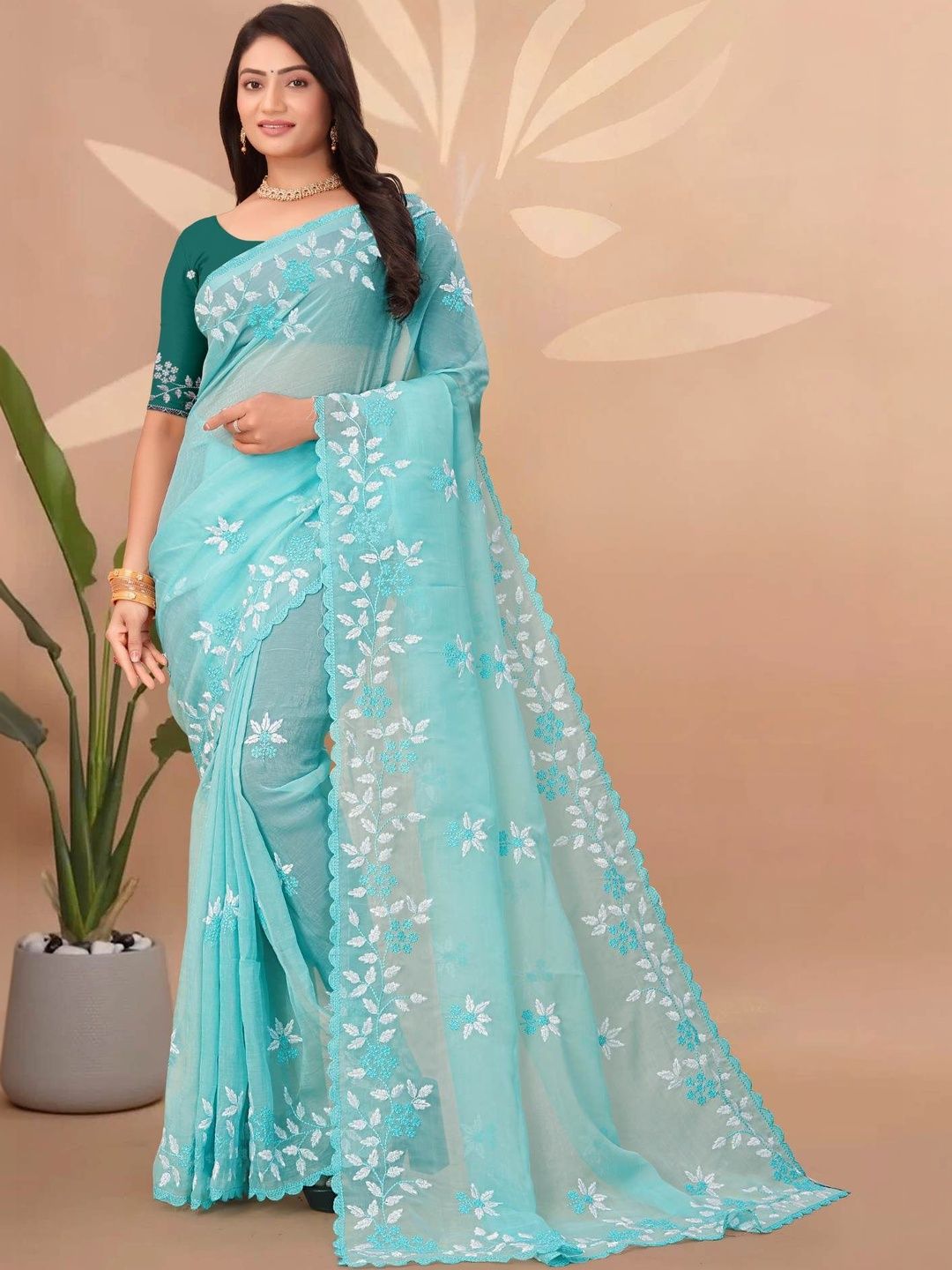 SMITSAREE SMITSAREE Woven Design Embroidered Silk Blend Saree