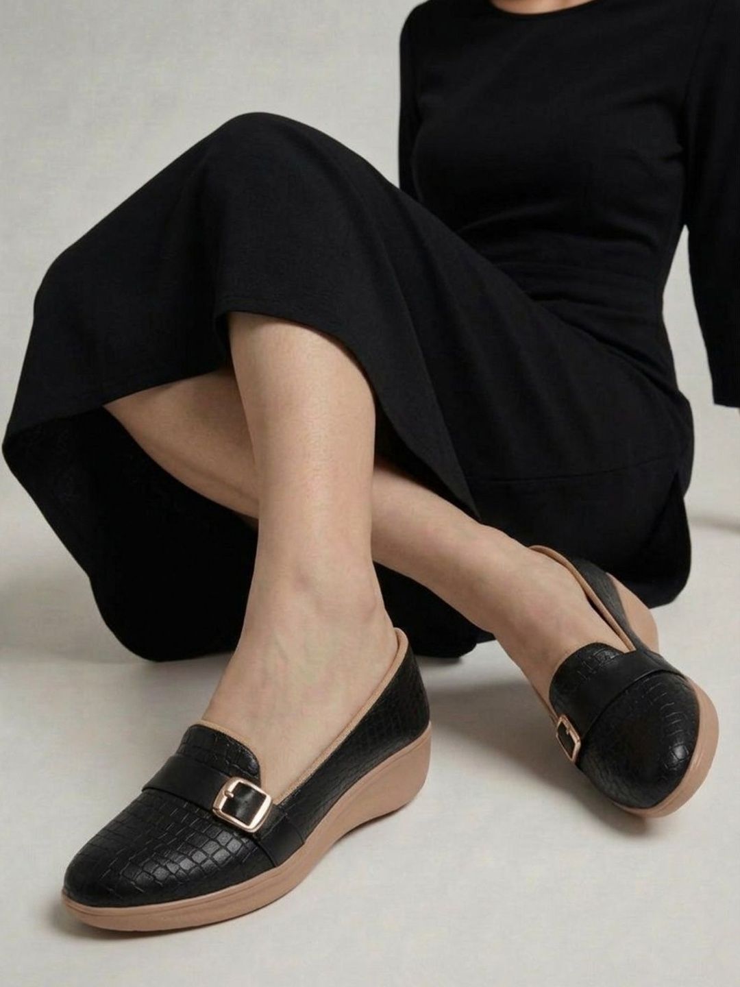 Denill Denill Women Textured Loafers