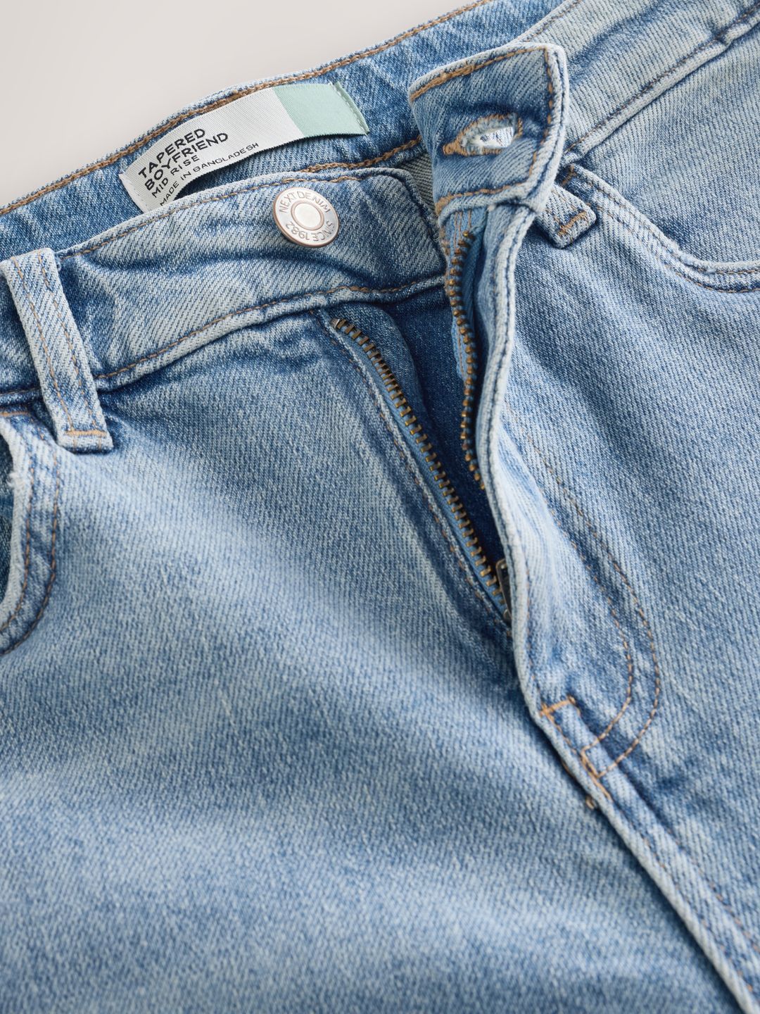 Regular Fit Mid-Rise Light Fade Stretchable Jeans