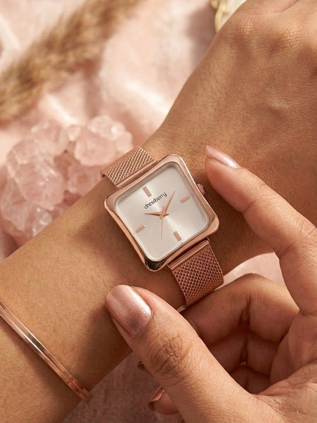 DressBerry DressBerry Women Brass Dial & Straps Watch DB-SG25-6D