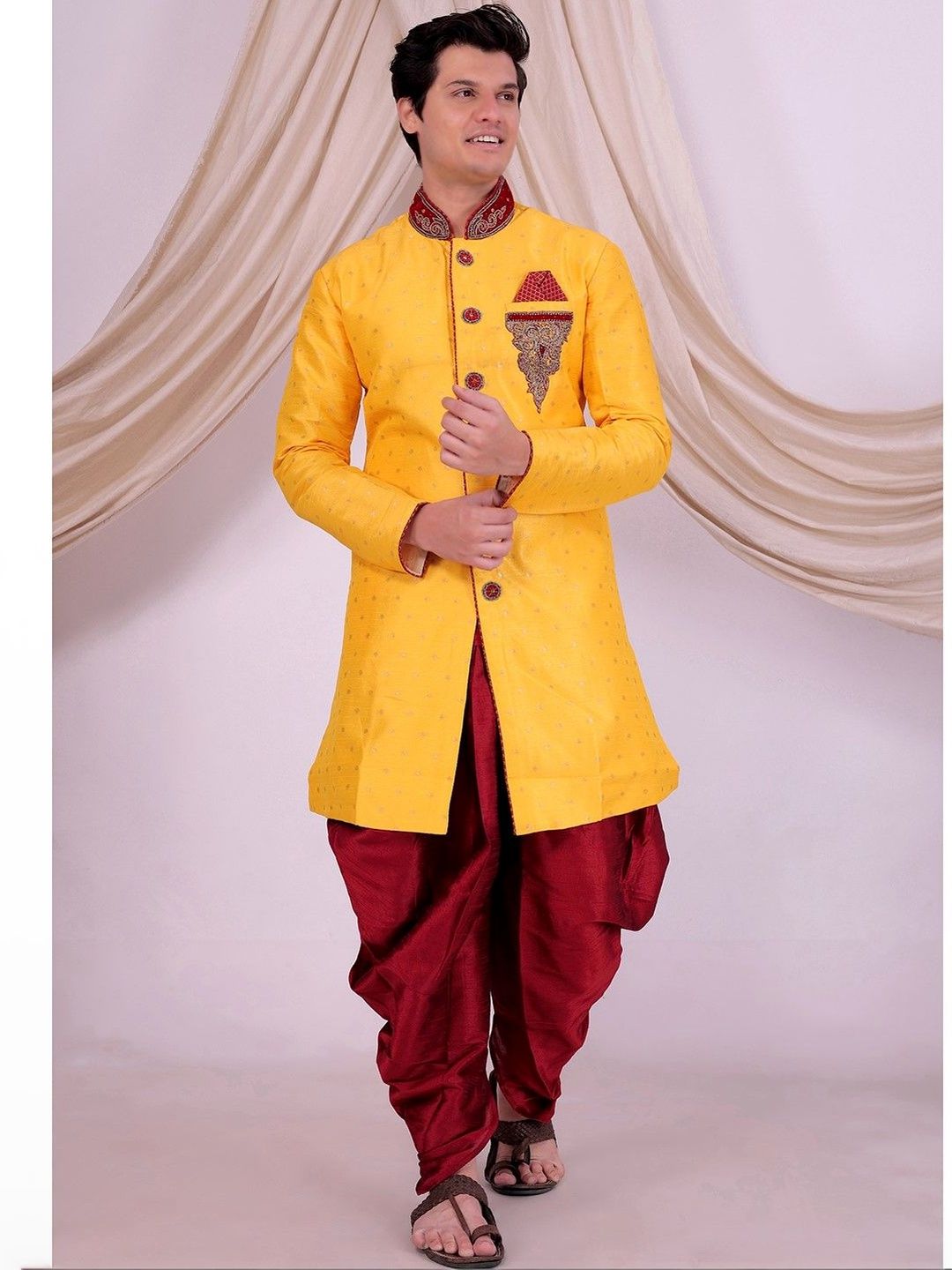 Desibutik Embroidered Mandarin Collar Sherwani