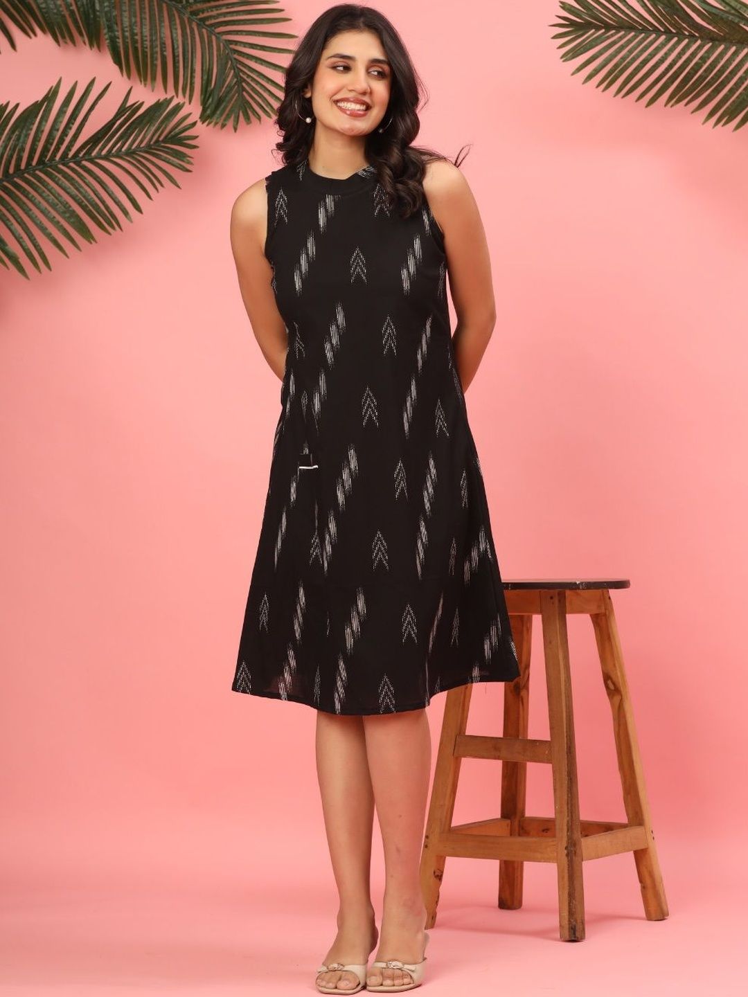 VEDANA Print Halter Neck A-Line Dress