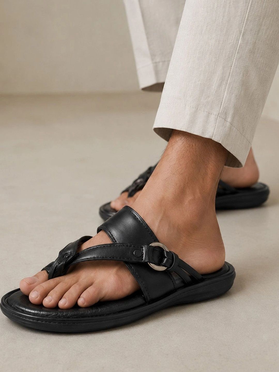 Zoom Shoes Men Textured Leather Comfort Sandals