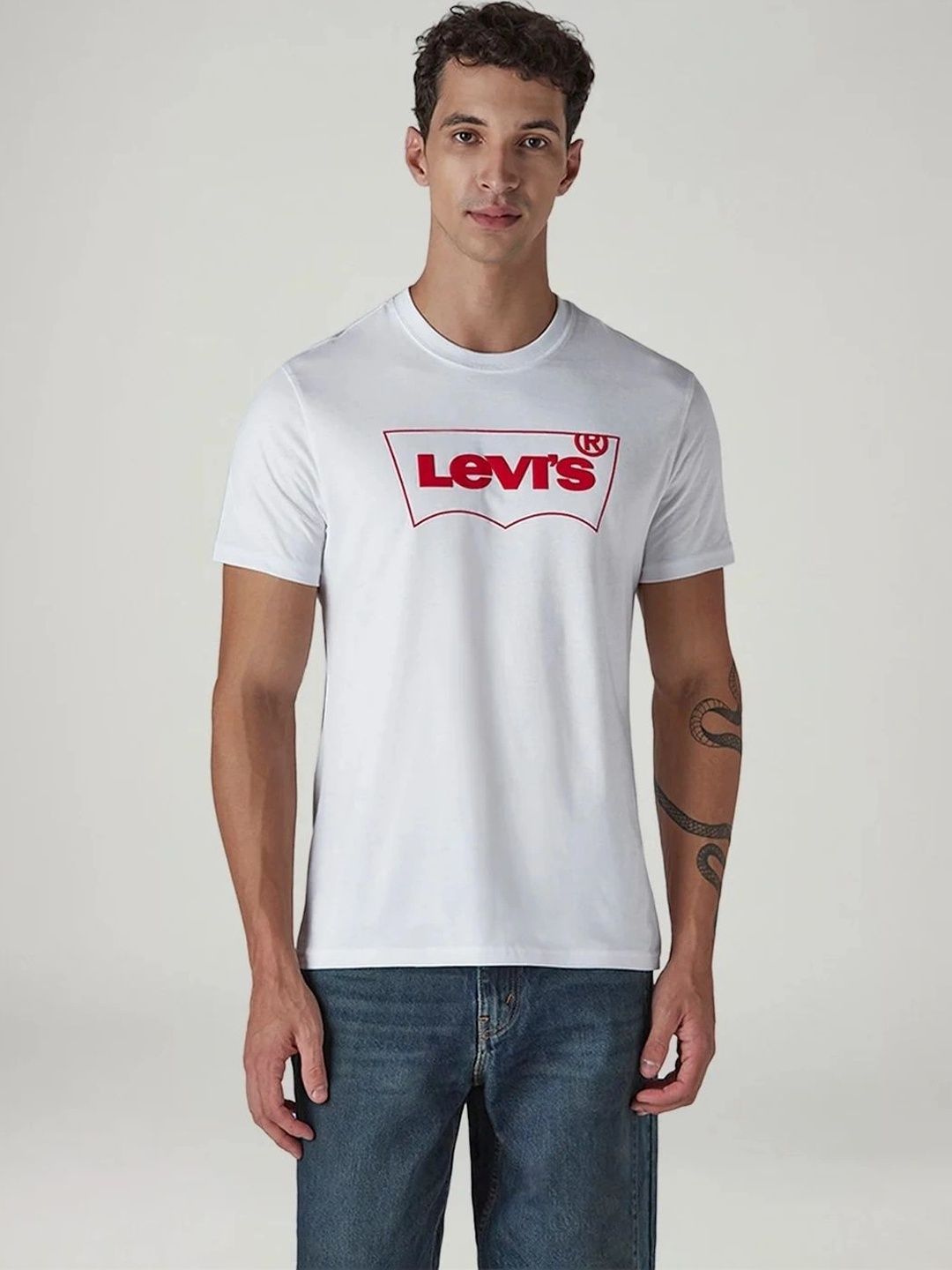 Levis Men Brand Logo Printed Slim Fit T-shirt