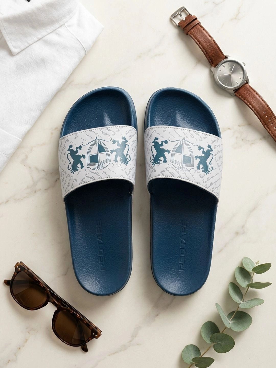 Red Tape Men Printed Sliders