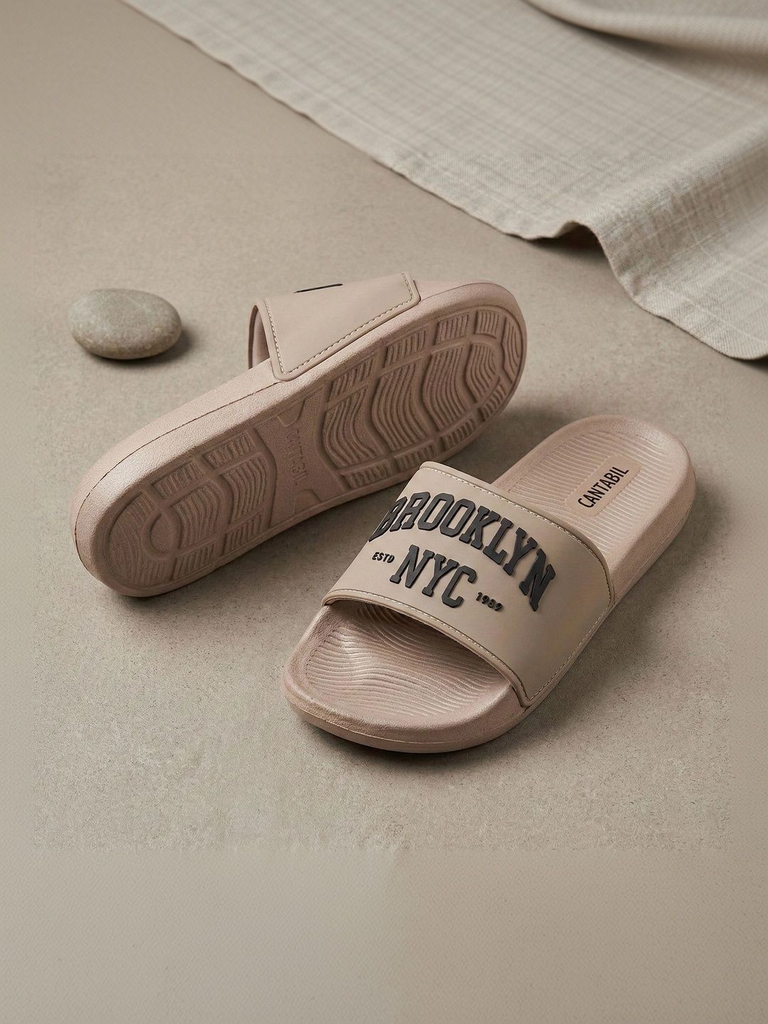 Cantabil Men Colourblocked Rubber Sliders